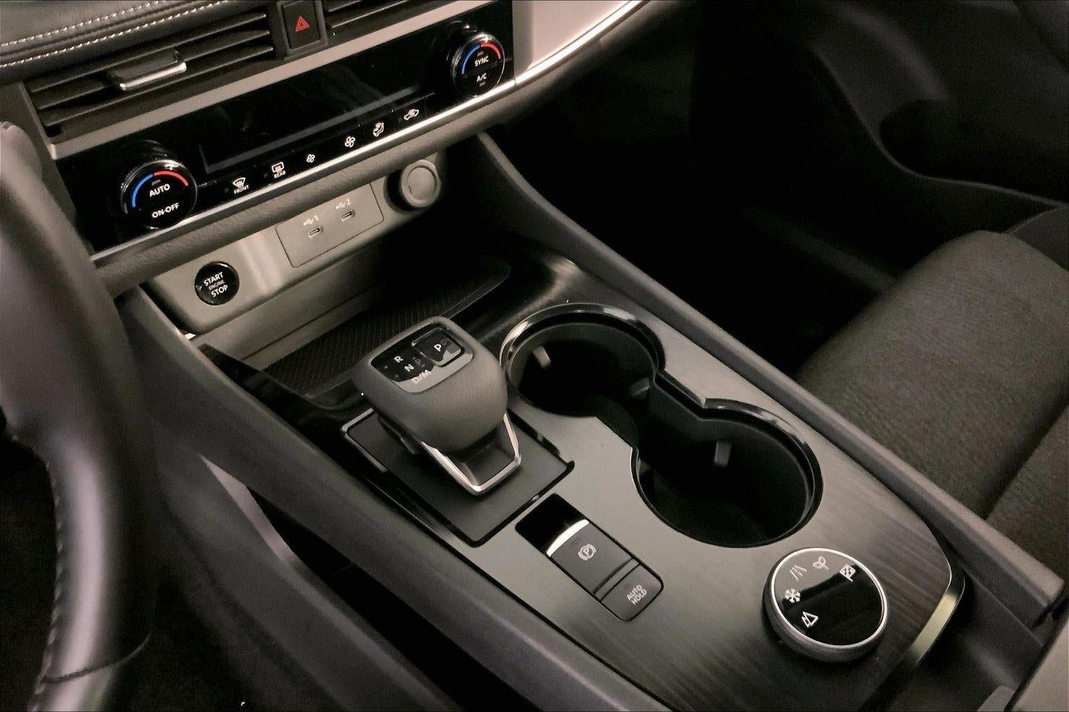 2025 Nissan Rogue SV