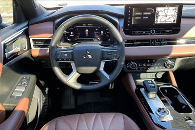 2025 Mitsubishi Outlander SEL