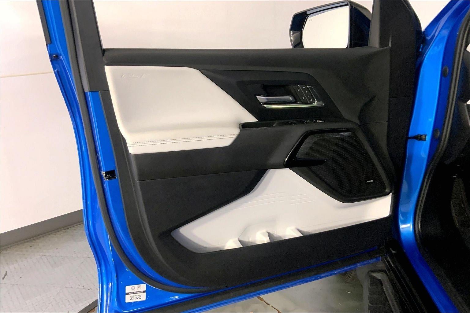 2025 Chevrolet Silverado EV RST - Max Range