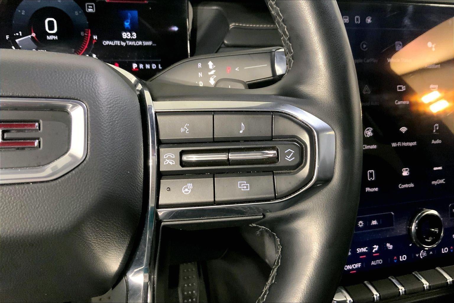 2024 GMC Acadia Elevation