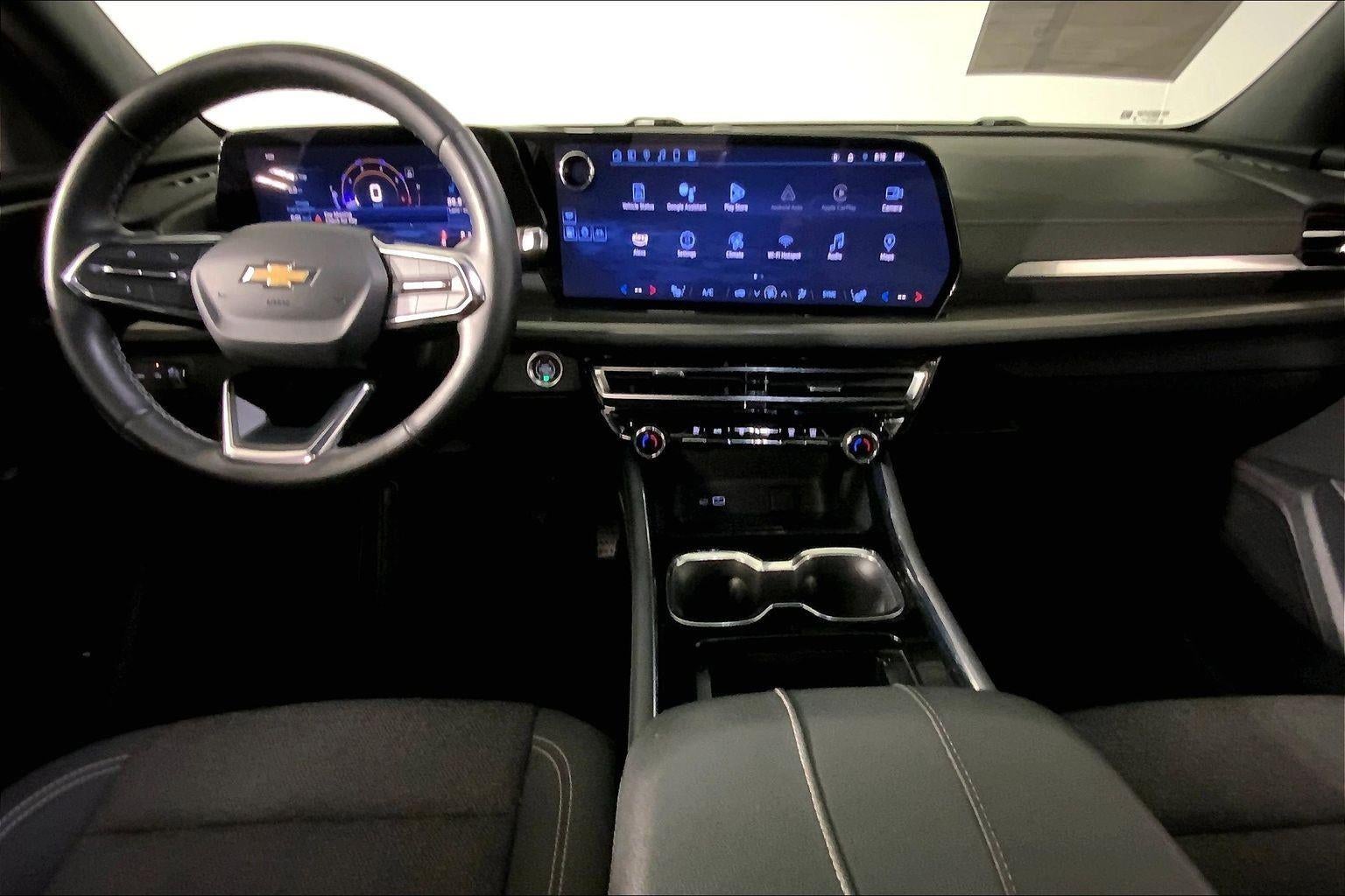 2024 Chevrolet Traverse LT