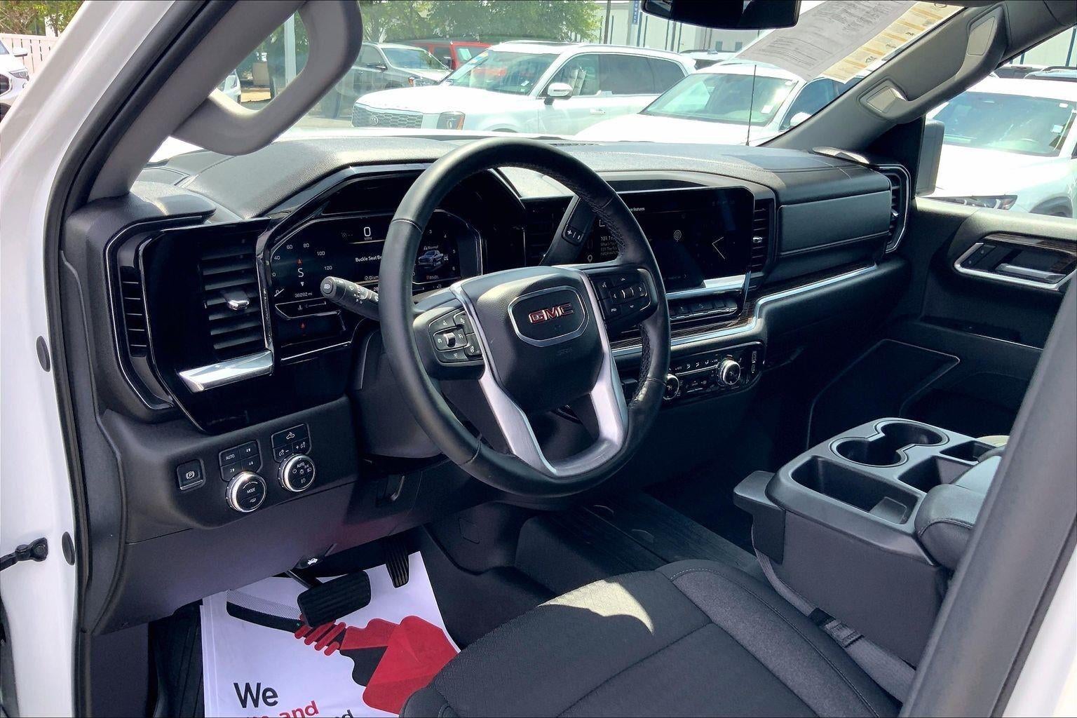 2025 GMC Sierra 1500 Elevation