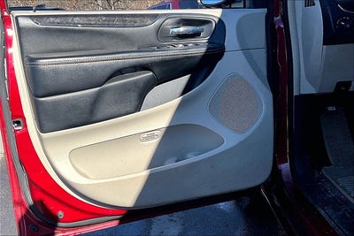 2016 Chrysler Town & Country Touring