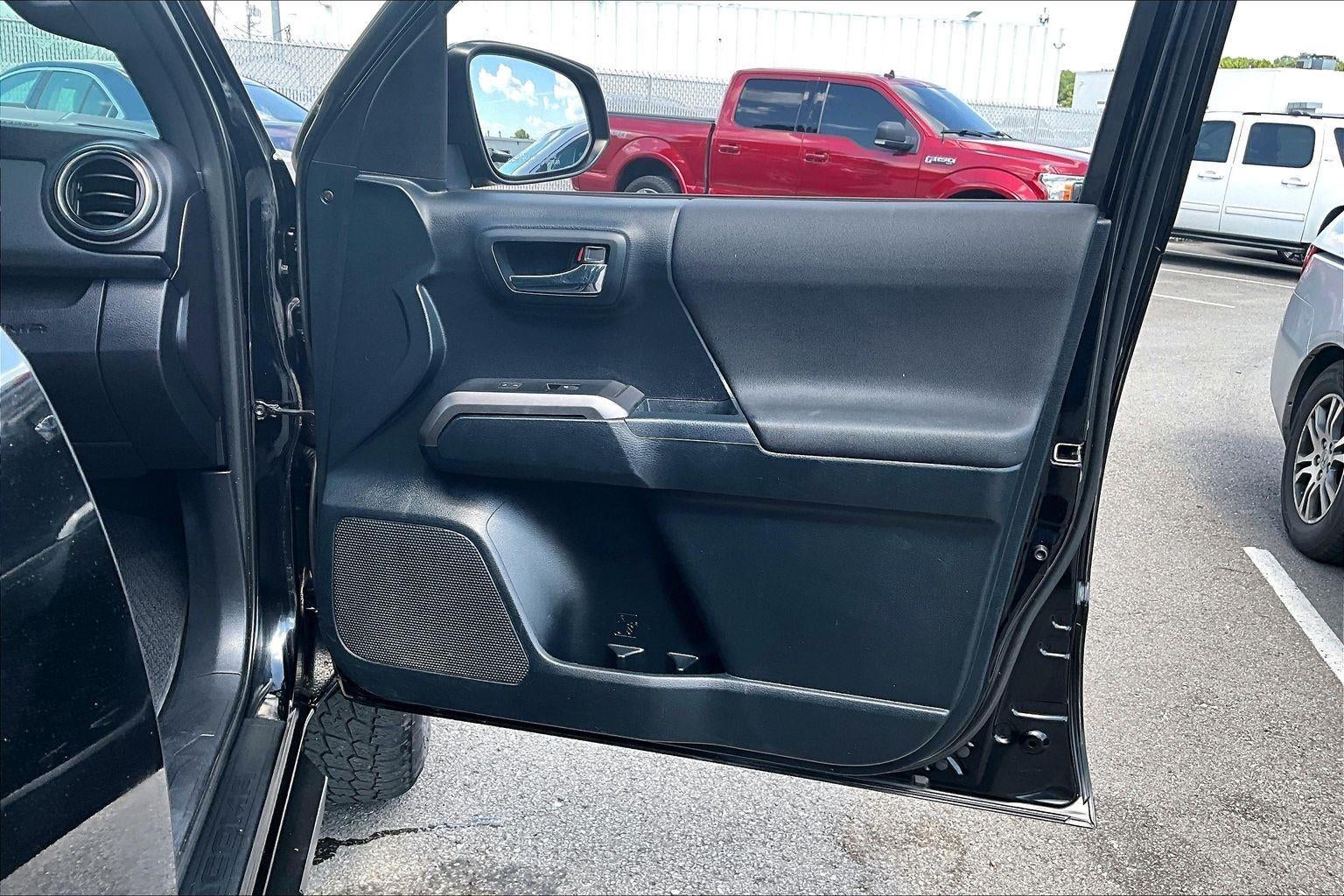 2016 Toyota Tacoma SR5