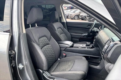 2023 Nissan Pathfinder SV