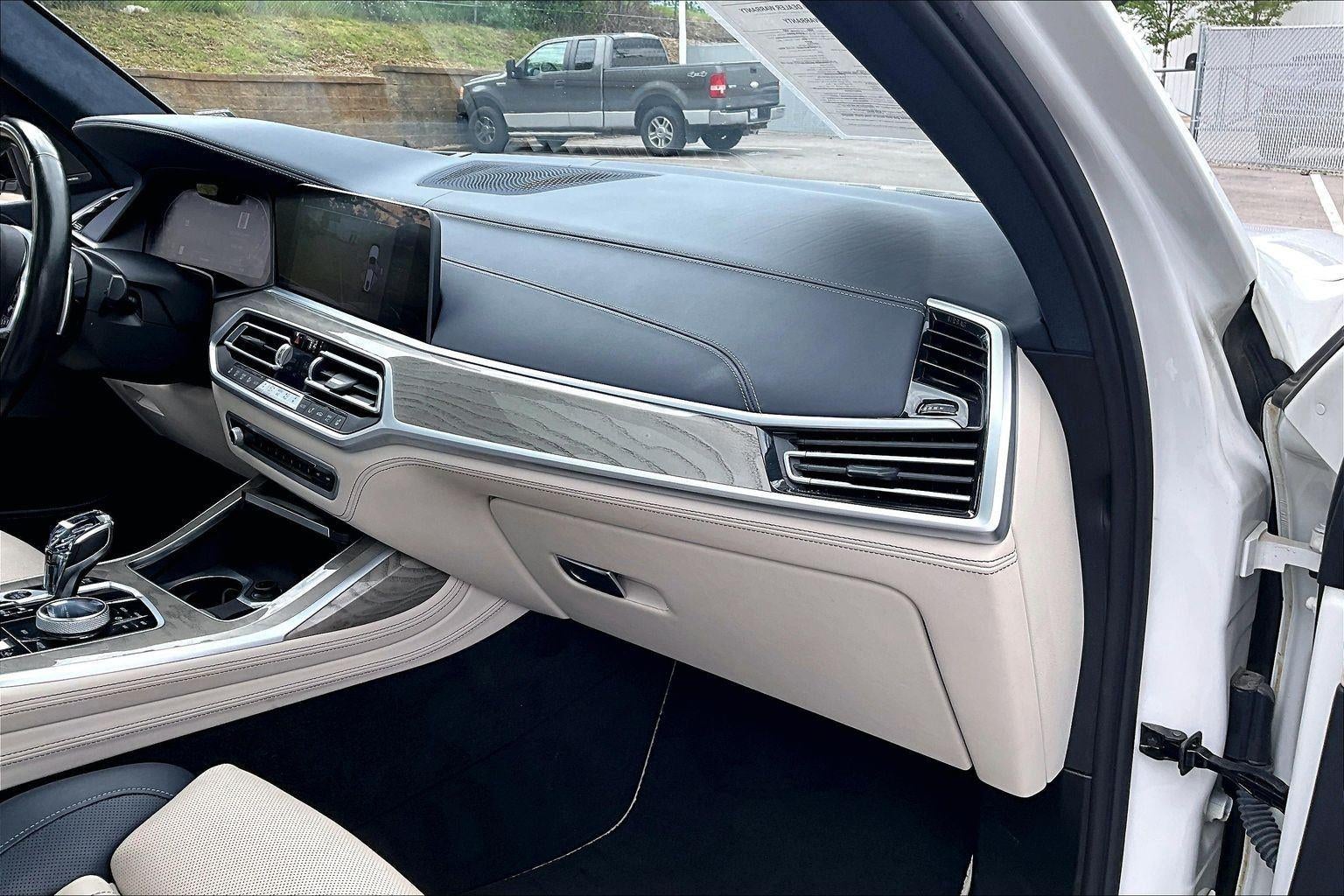 2021 BMW X7 M50i