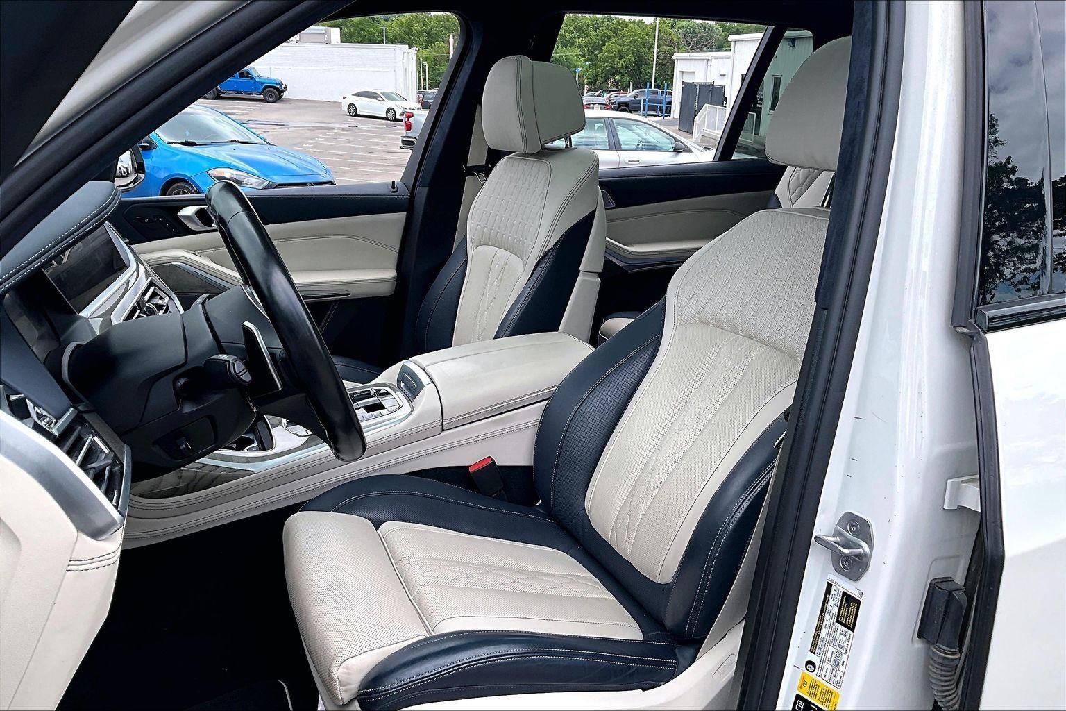 2021 BMW X7 M50i