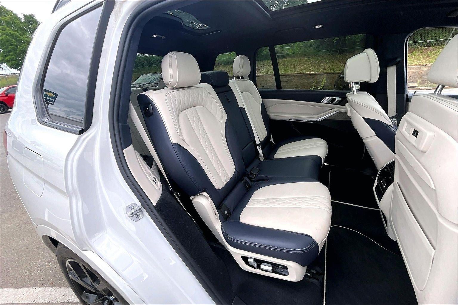 2021 BMW X7 M50i