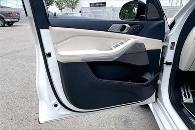 2021 BMW X7 M50i