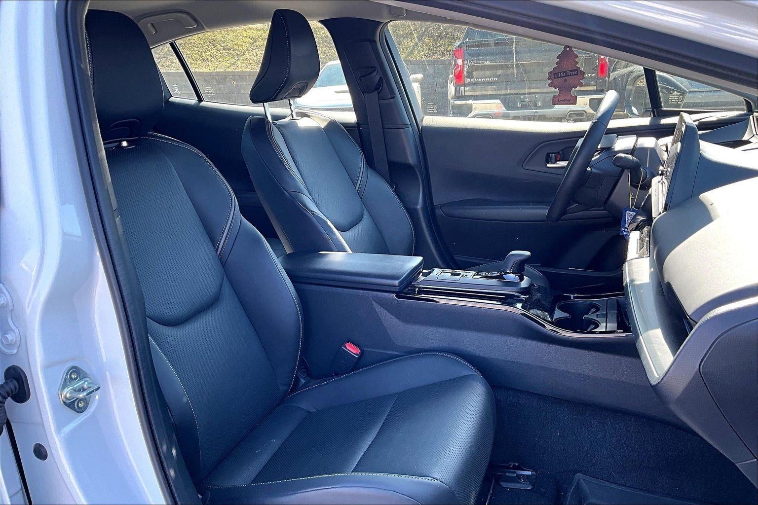 2025 Toyota Prius LE