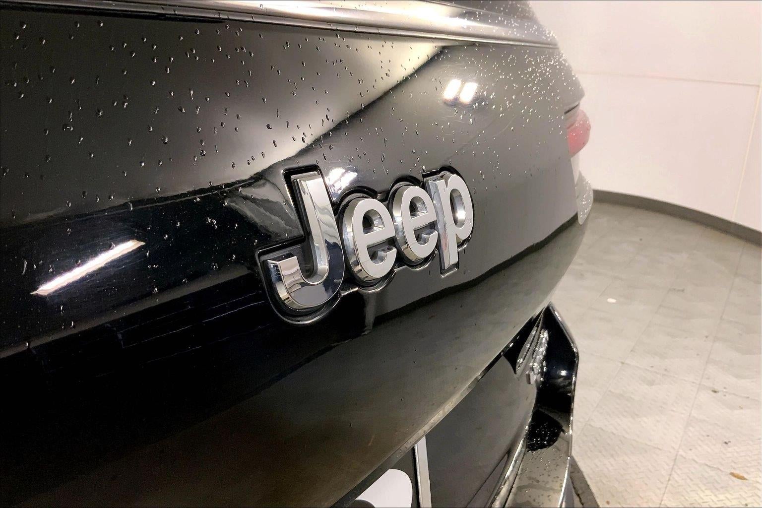 2023 Jeep Grand Cherokee L Laredo 4x4