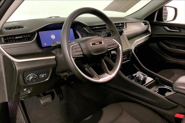 2023 Jeep Grand Cherokee L Laredo 4x4