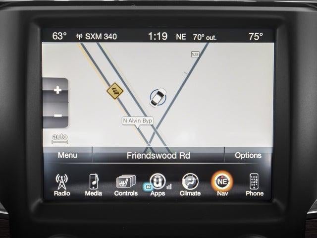 2017 RAM 1500 Laramie Crew Cab 4x4 5'7' Box