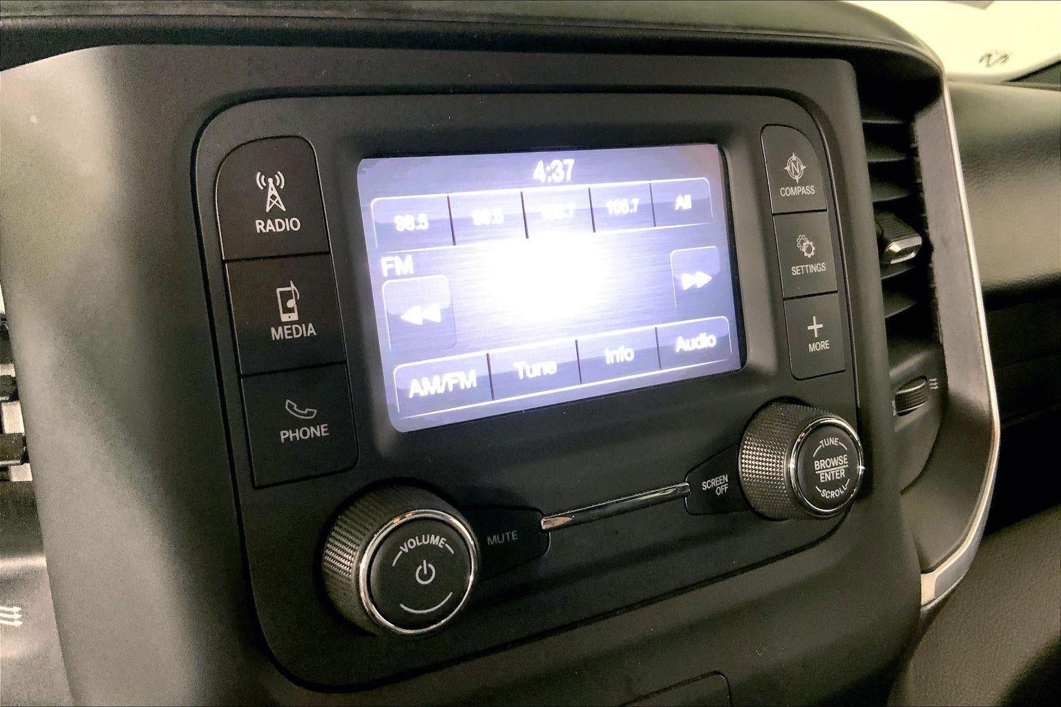 2022 RAM 1500 Big Horn Crew Cab 4x4 5'7' Box