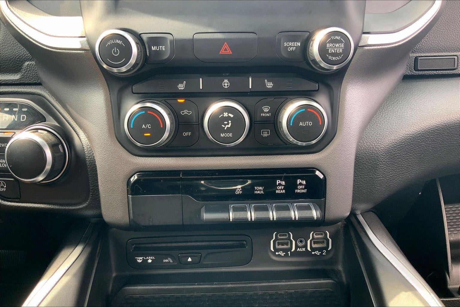 2019 RAM 1500 Big Horn/Lone Star Crew Cab 4x4 6'4' Box