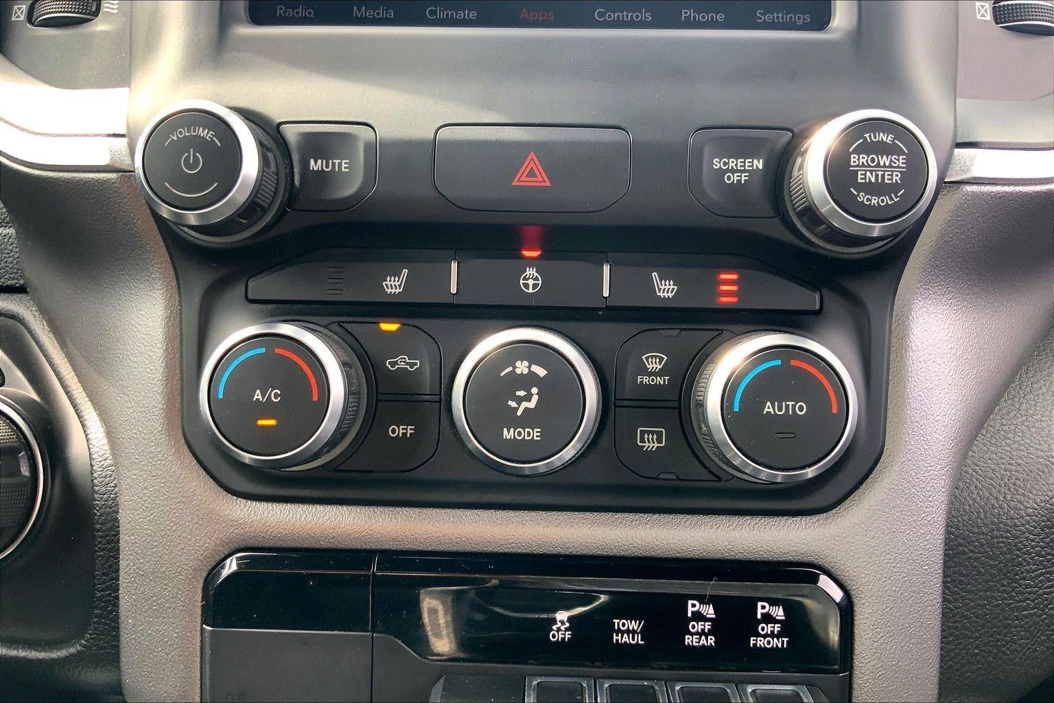 2019 RAM 1500 Big Horn/Lone Star Crew Cab 4x4 6'4' Box