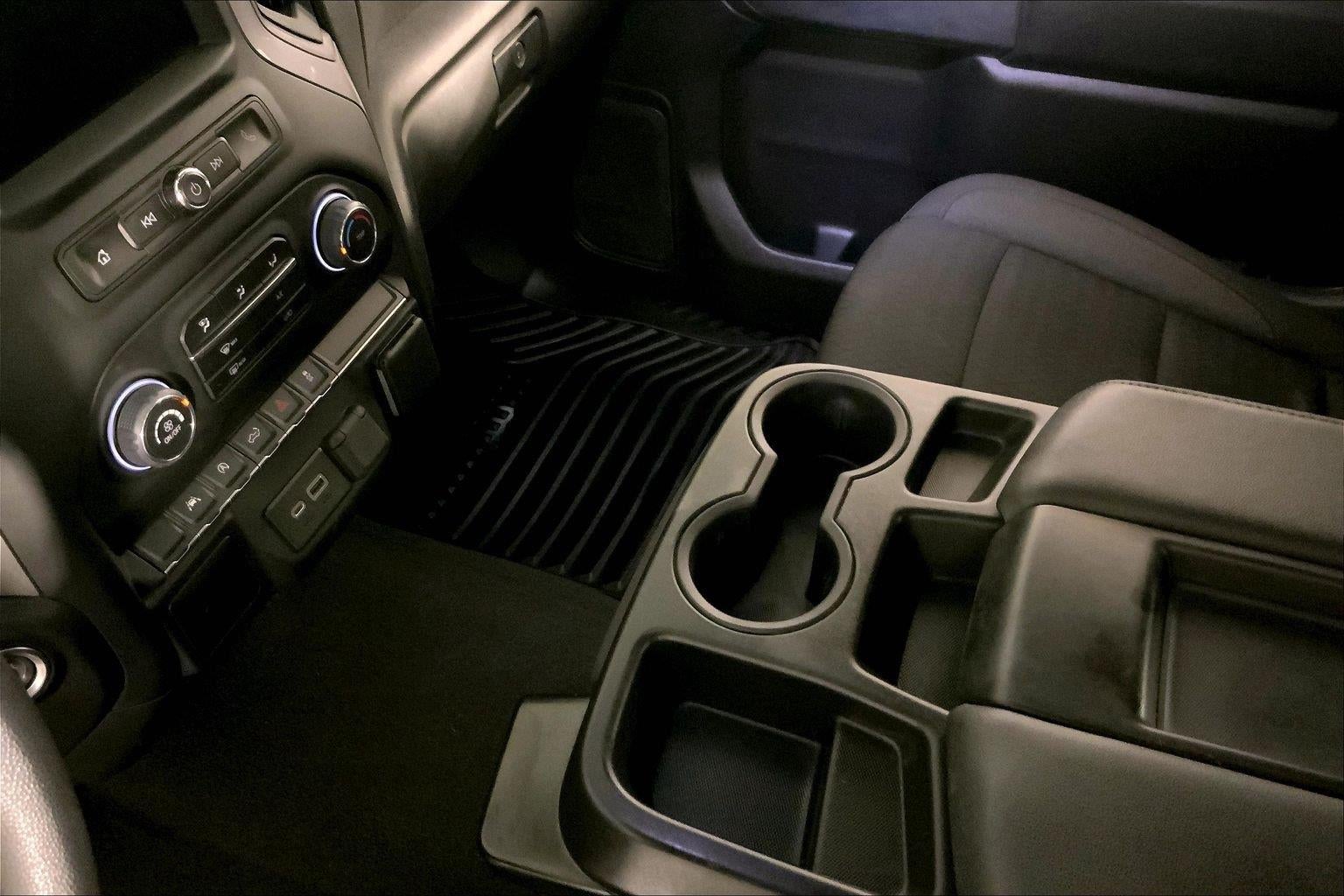 2022 Chevrolet Silverado 1500 4WD Crew Cab Short Bed Custom