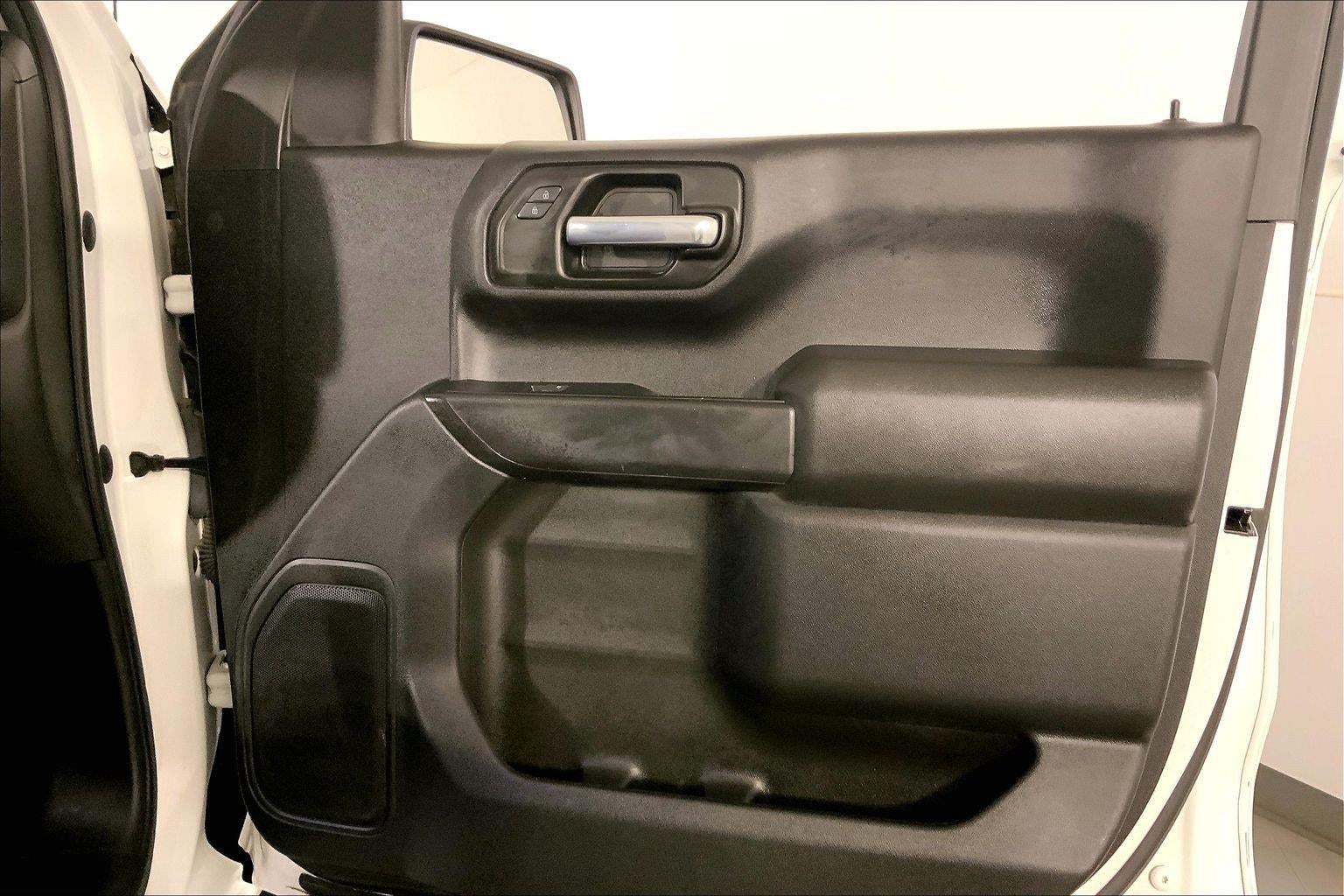 2022 Chevrolet Silverado 1500 4WD Crew Cab Short Bed Custom