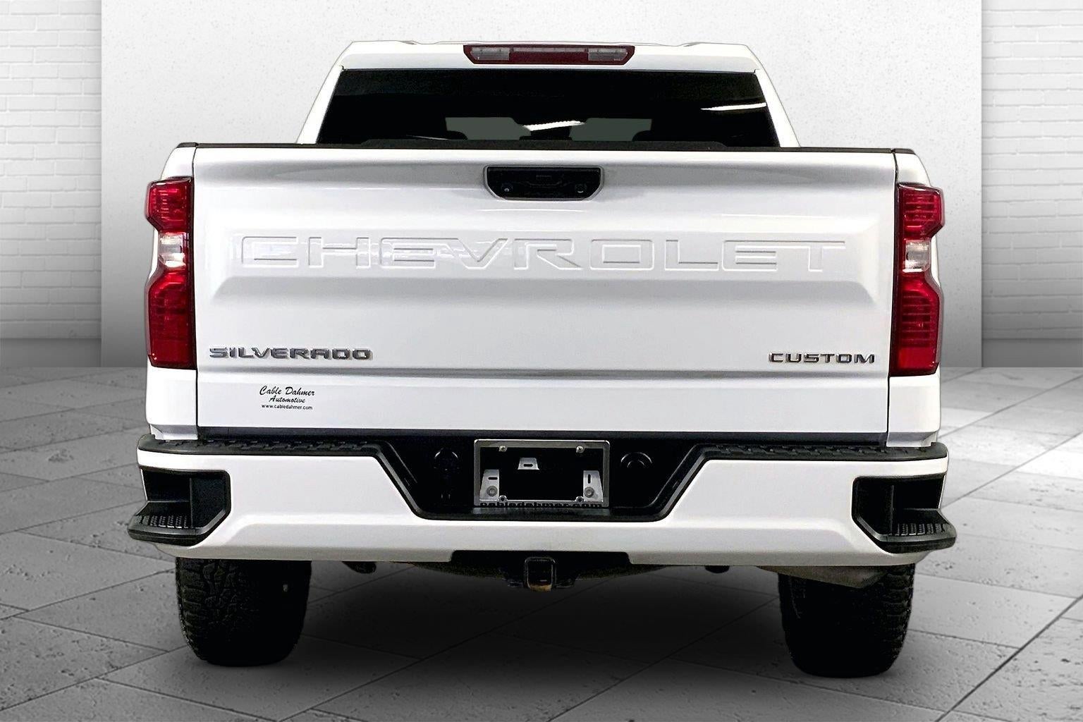 2022 Chevrolet Silverado 1500 4WD Crew Cab Short Bed Custom