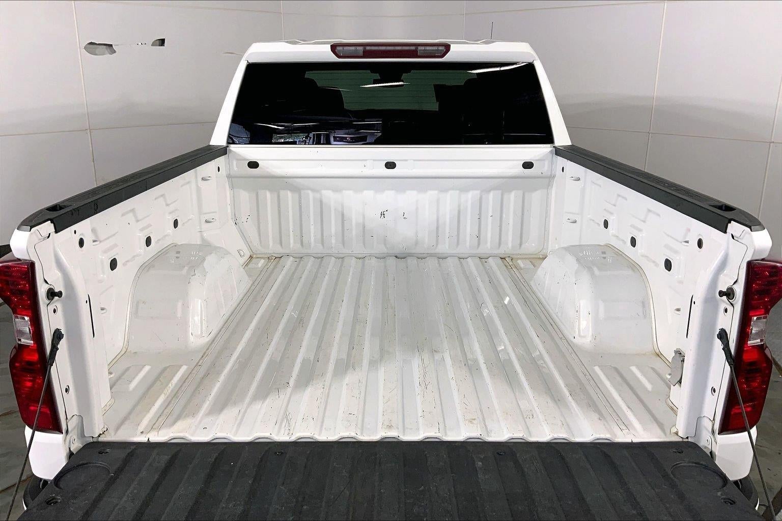 2022 Chevrolet Silverado 1500 4WD Crew Cab Short Bed Custom