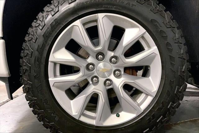 2022 Chevrolet Silverado 1500 4WD Crew Cab Short Bed Custom