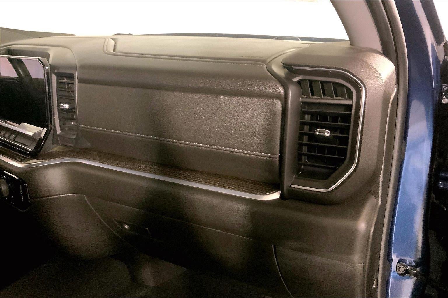 2022 Chevrolet Silverado 1500 4WD Crew Cab Short Bed LT with 2FL