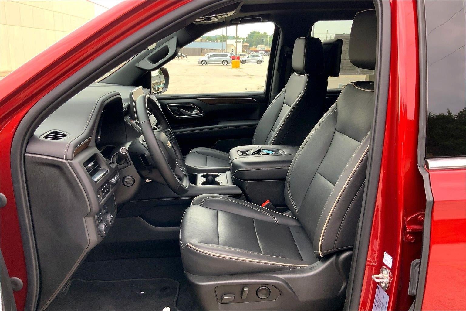 2023 Chevrolet Suburban 4WD Premier