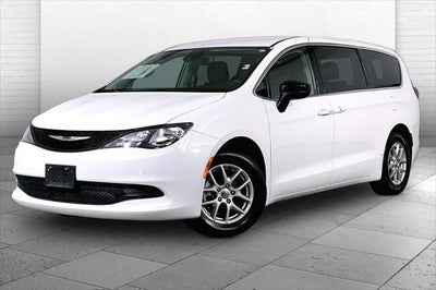 2024 Chrysler Voyager LX