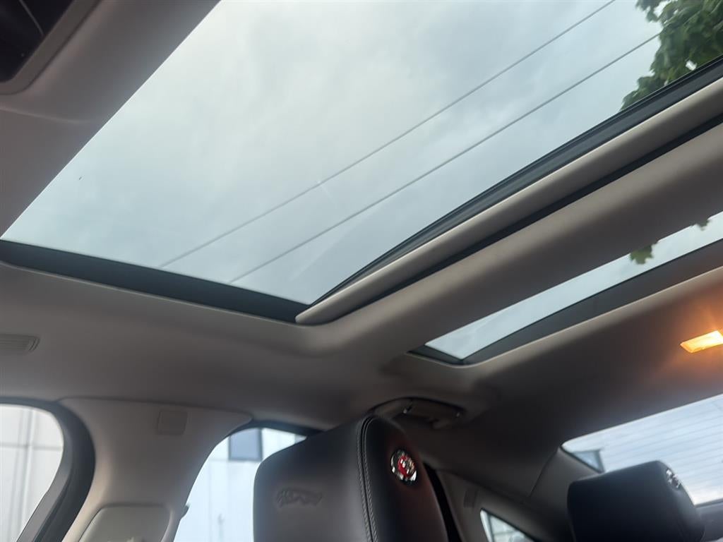 2016 Jaguar XJ R-Sport