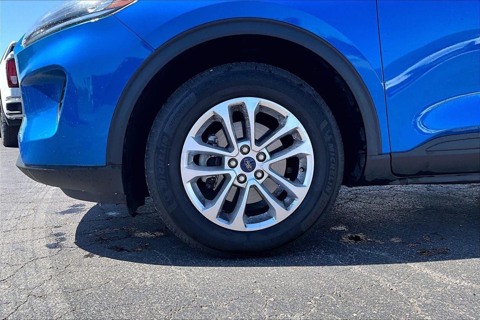 Used 2021 Ford Escape SE with VIN 1FMCU9G67MUB31016 for sale in Kansas City