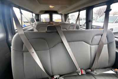 2025 Chevrolet Express Passenger 3500 1LS