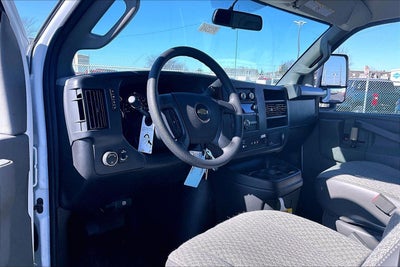 2025 Chevrolet Express Cutaway 3500 1WT