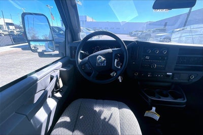 2025 Chevrolet Express Cutaway 3500 1WT