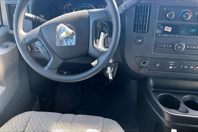 2025 Chevrolet Express Cutaway 3500 1WT