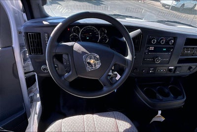 2025 Chevrolet Express Cutaway 3500 1WT