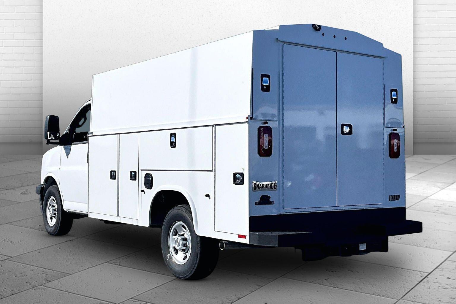 2025 Chevrolet Express Cutaway 3500 1WT