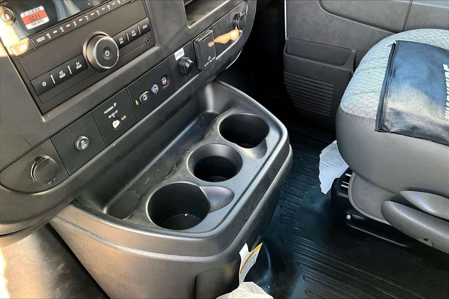 2025 Chevrolet Express Cutaway 3500 1WT