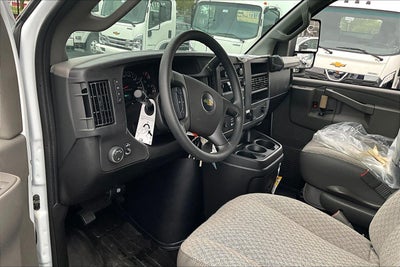 2025 Chevrolet Express Cutaway 3500 1WT
