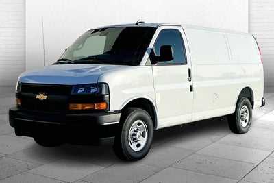 2025 Chevrolet Express Cargo WT