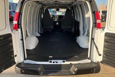 2025 Chevrolet Express Cargo WT