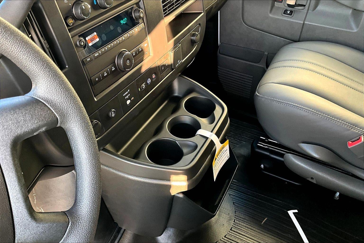 2025 Chevrolet Express Cargo WT