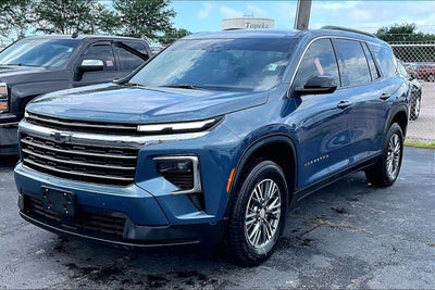 2025 Chevrolet Traverse LT