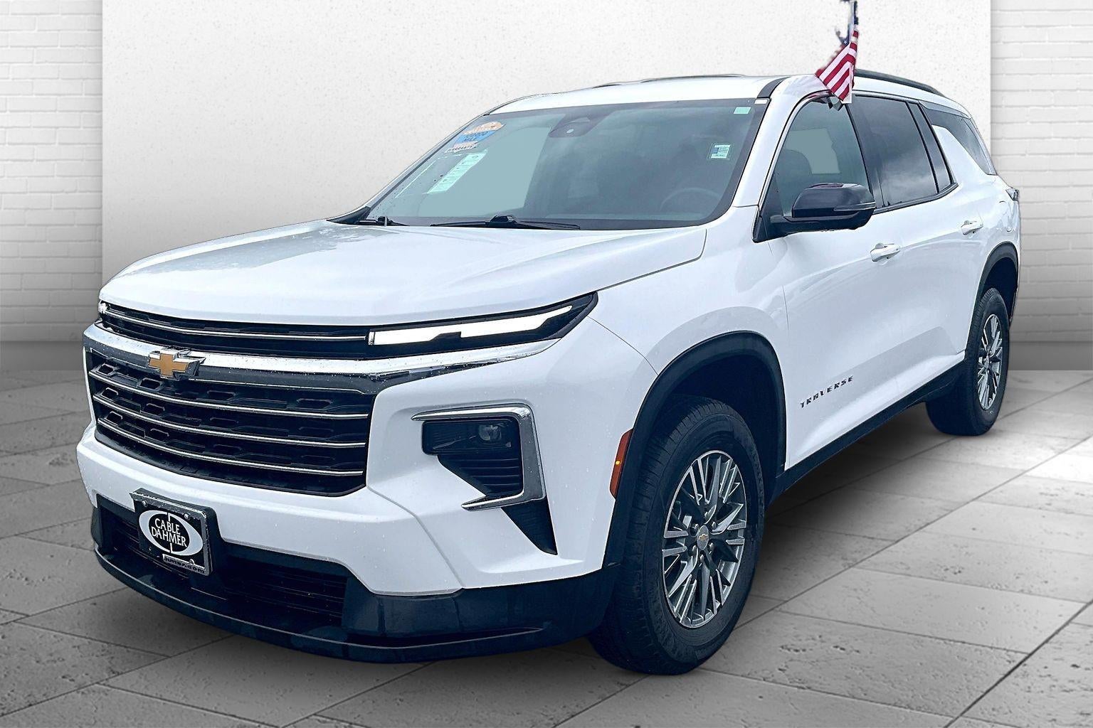 2024 Chevrolet Traverse LT