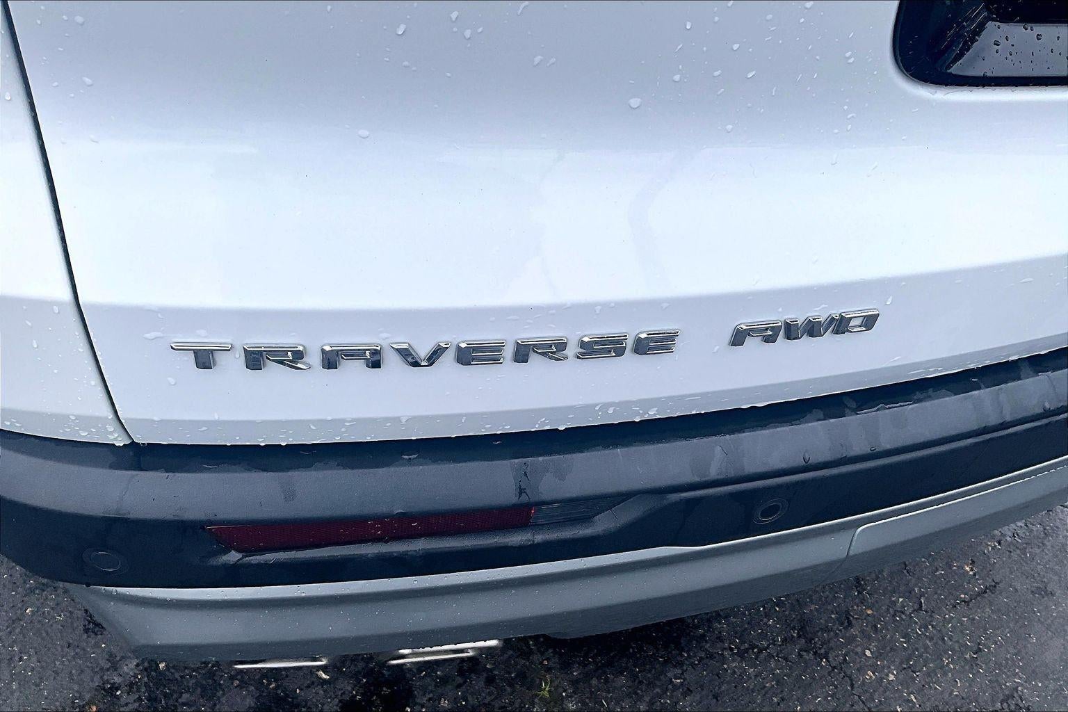 2024 Chevrolet Traverse LT
