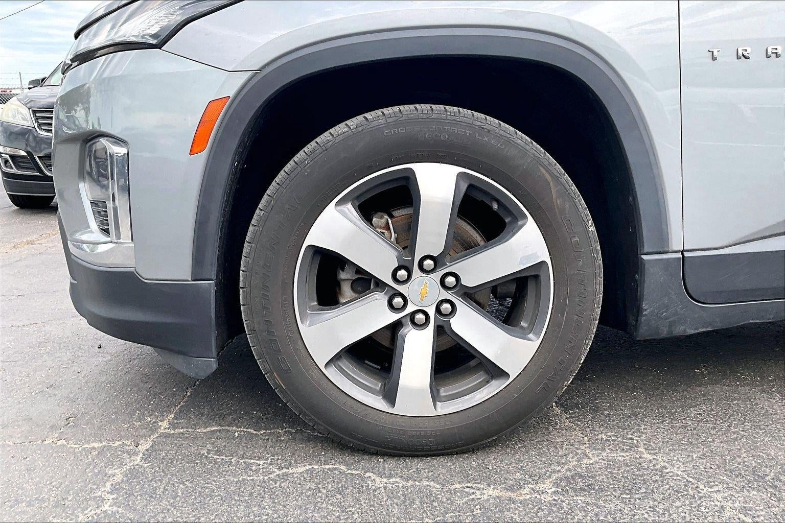 Used 2023 Chevrolet Traverse 3LT with VIN 1GNEVHKW4PJ217957 for sale in Kansas City