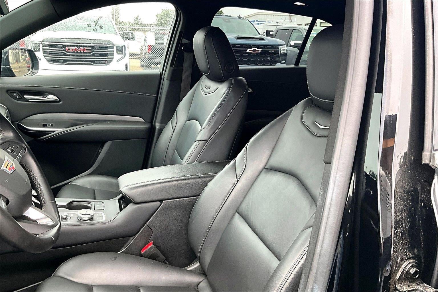 2024 Cadillac XT4 Premium Luxury