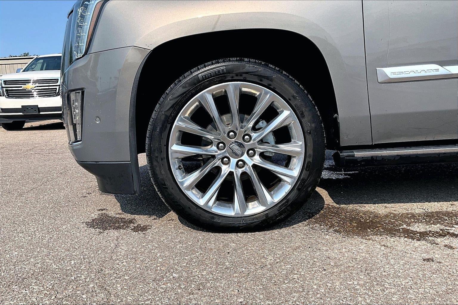 Used 2018 Cadillac Escalade ESV Premium Luxury with VIN 1GYS4JKJ5JR218855 for sale in Kansas City