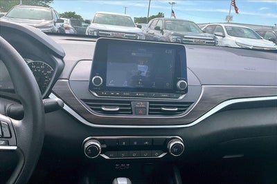 2025 Nissan Altima SV