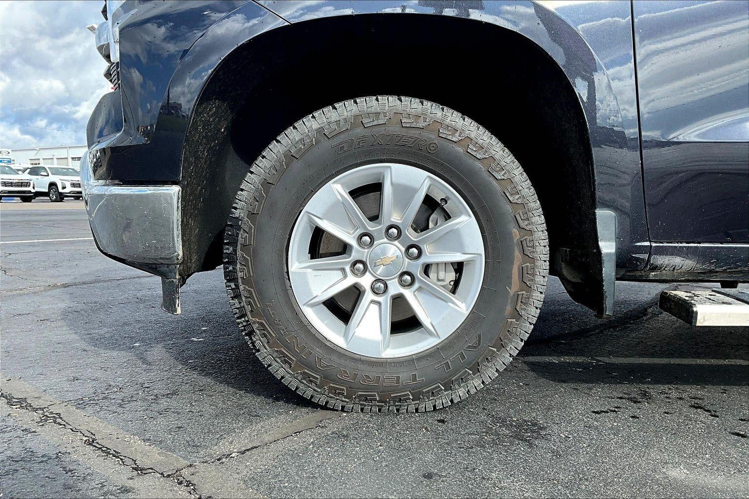 Used 2024 Chevrolet Silverado 1500 LT with VIN 2GCUDDED7R1146826 for sale in Kansas City