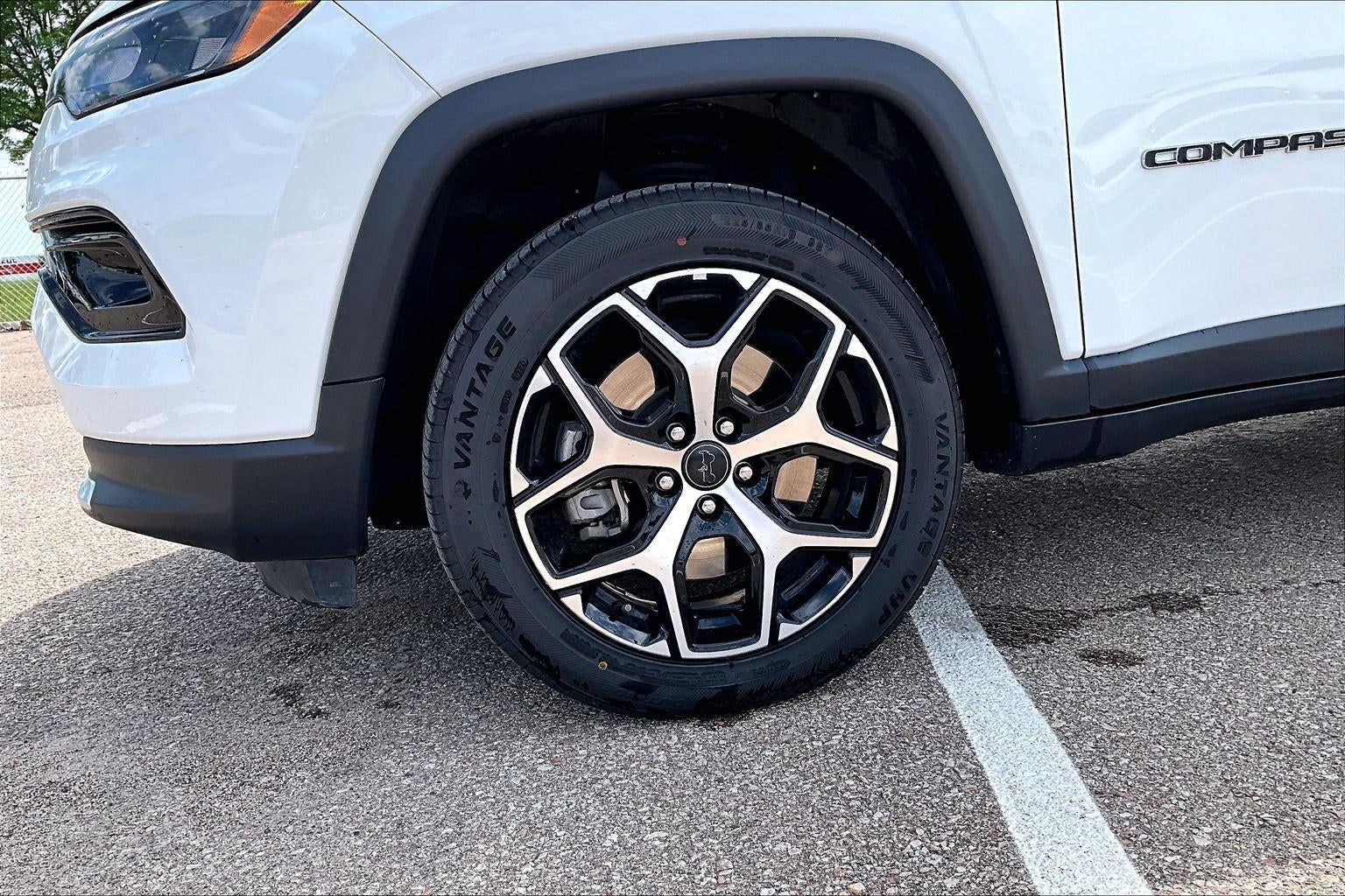 Used 2025 Jeep Compass Limited with VIN 3C4NJDCN9ST584650 for sale in Kansas City